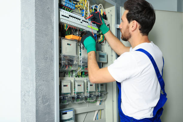 Best Affordable Emergency Electrician  in Garden Ridge, TX